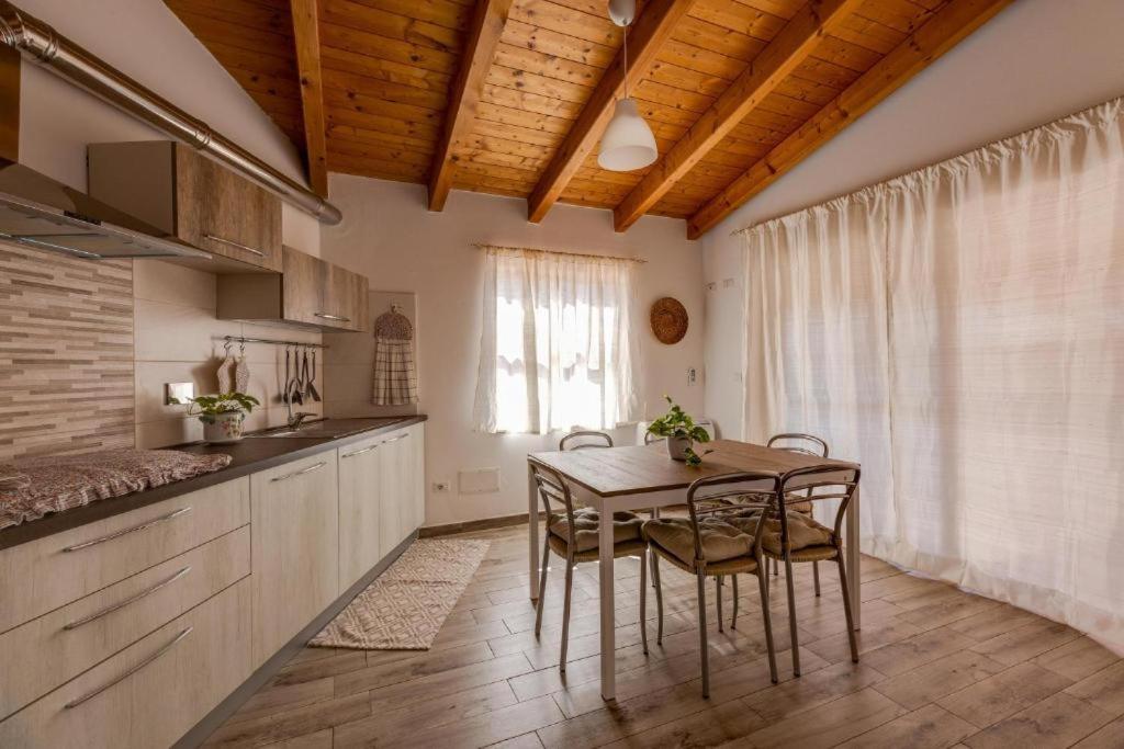 La Casa Delle Zie - Cabras Villa Buitenkant foto